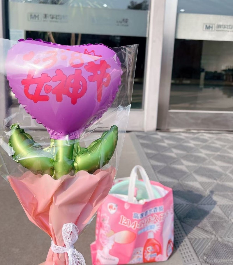 Wenling Minghua Gear віддає належне «її силі»: трудівниці розквітають блиском і сяють жіночим шармом